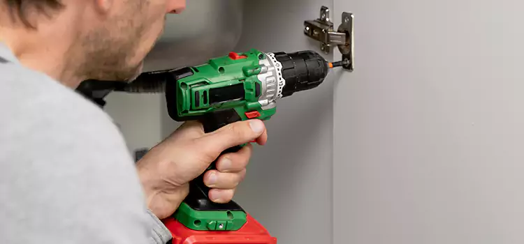 Commercial Door Hinge Repair Moscow