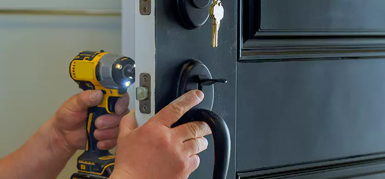 Commercial Door Lock Installation Moscow